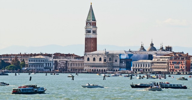Copertina di Referendum Venezia, il centro storico vuole ‘staccarsi’ dalla terraferma
