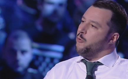 Servizio Pubblico, Salvini: “Quelli che hanno lanciato di tutto alla polizia sono a casa”