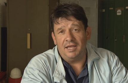 Copertina di Servizio Pubblico, operai Piombino a Grillo: “Sei venuto qui a fare sciacallaggio”