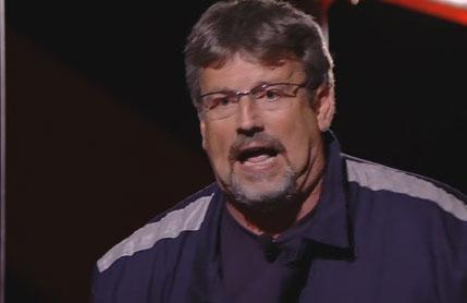 Copertina di Servizio Pubblico, operaio Lucchini vs Grillo: “Sono un appestato”