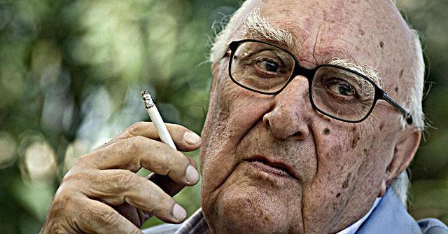 Andrea Camilleri, i “segnali di fumo” dello scrittore tra pistacchi, comunisti e patelle
