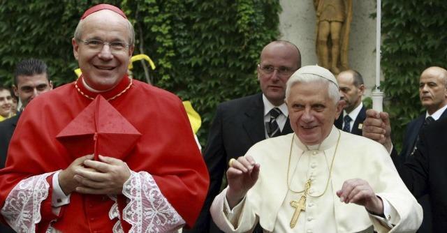 Conchita Wurst, l’arcivescovo di Vienna Schönborn la “benedice”: “Merita rispetto”