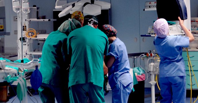 Copertina di Larve in ospedale a Parma, chiuse tre sale operatorie di cardiochirurgia