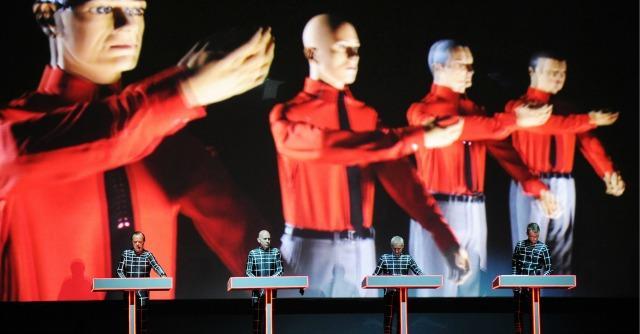 I Kraftwerk incantano Roma con il loro art-rave elettronico in 3D