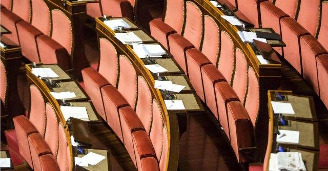 Copertina di Riforme, Senato lavorerà anche di notte: sedute fino alle 24 per evitare ghigliottina