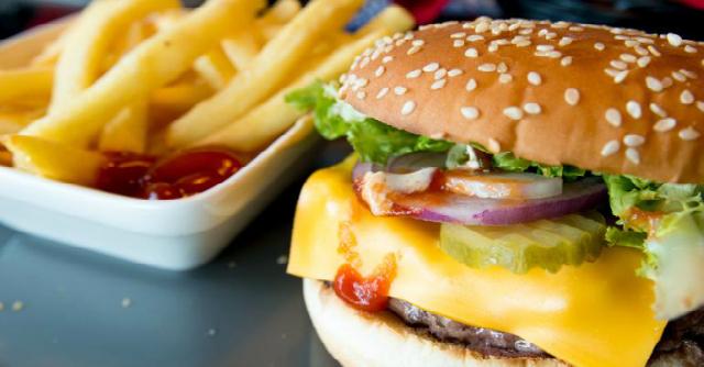 Copertina di McDonald’s prova a scrollarsi di dosso l’etichetta di cibo spazzatura