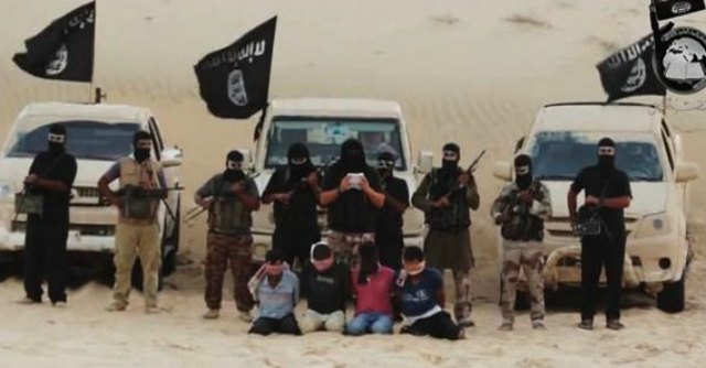Egitto, jihadisti filo-Al Qaeda decapitano quattro persone: “Erano spie del Mossad”