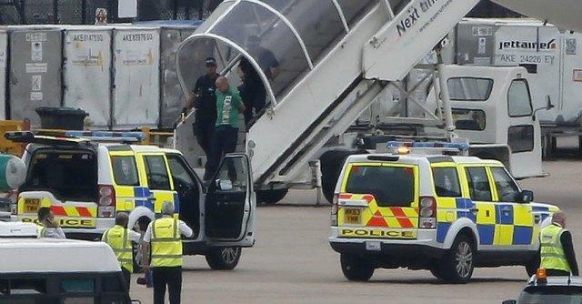 Copertina di Manchester, “pacco sospetto sull’aereo”: Royal Air Force scorta volo Qatar Airways
