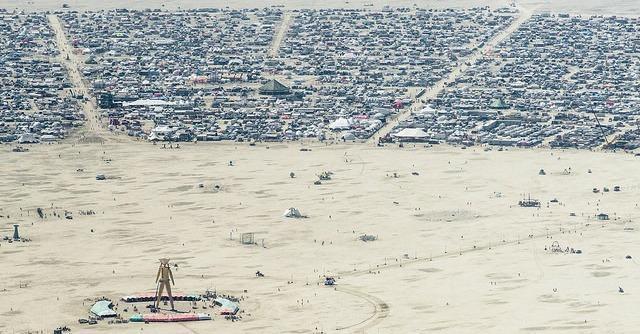Burning Man, le performance anarchiche del più grande festival americano
