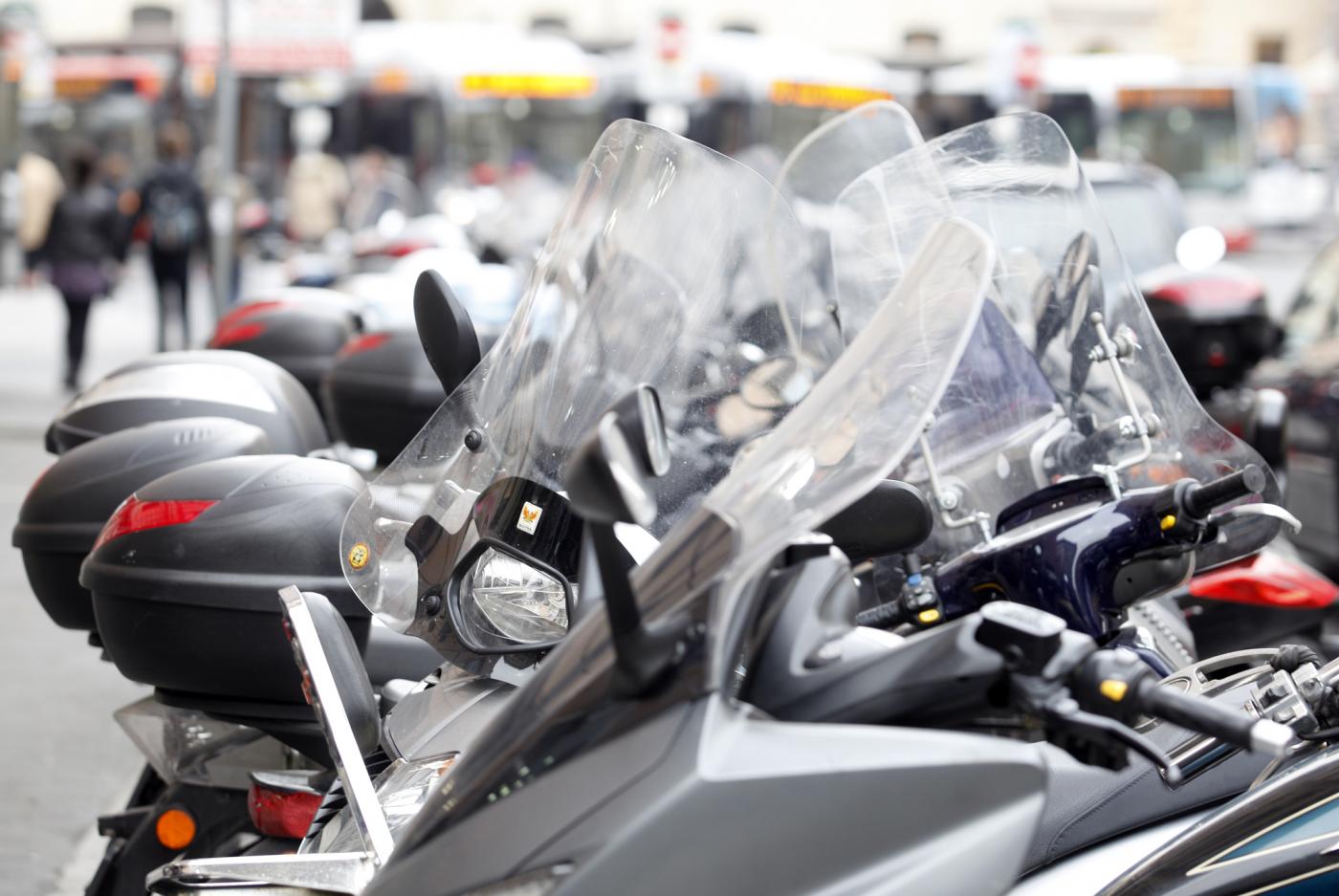 Copertina di A via le prenotazioni dei bonus per l’acquisto di moto e motorini: si possono ottenere fino a 4mila euro