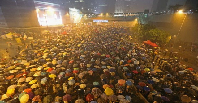 Hong Kong, ultimatum dimostranti: “Governo ci riceva o amplieremo proteste”