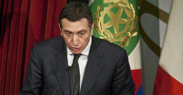 Copertina di Renzi, Anm contro il premier: “Da toghe nessuna interferenza su aziende”