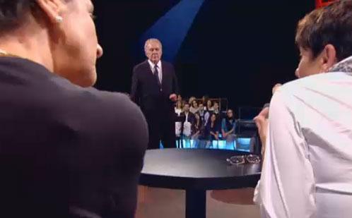 Copertina di Servizio Pubblico, ex dipendenti Nokia: “Le aziende non sono onlus”