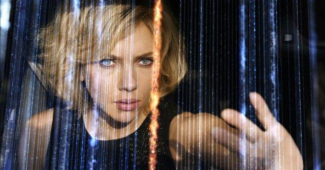 Copertina di Lucy, il film di Luc Besson con Scarlett Johansson in vetta al box office