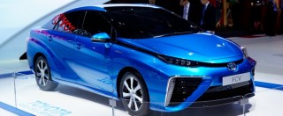 Copertina di Idrogeno, Toyota: ‘Lo useremo per tutto, e allora le auto fuel cell si affermeranno’