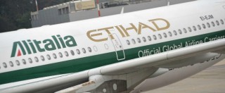 Copertina di Alitalia, tagli per 160 milioni di euro ma nessun dettaglio sugli esuberi. Il numero uno Hogan lascia Etihad