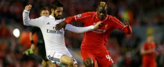 Copertina di Balotelli scambia la maglia con Pepe al 45′: stampa e Liverpool lo processano