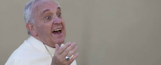 Vaticano, Bergoglio contro il ‘giro d’affari dei matrimoni’: “Sacra Rota sia gratuita”