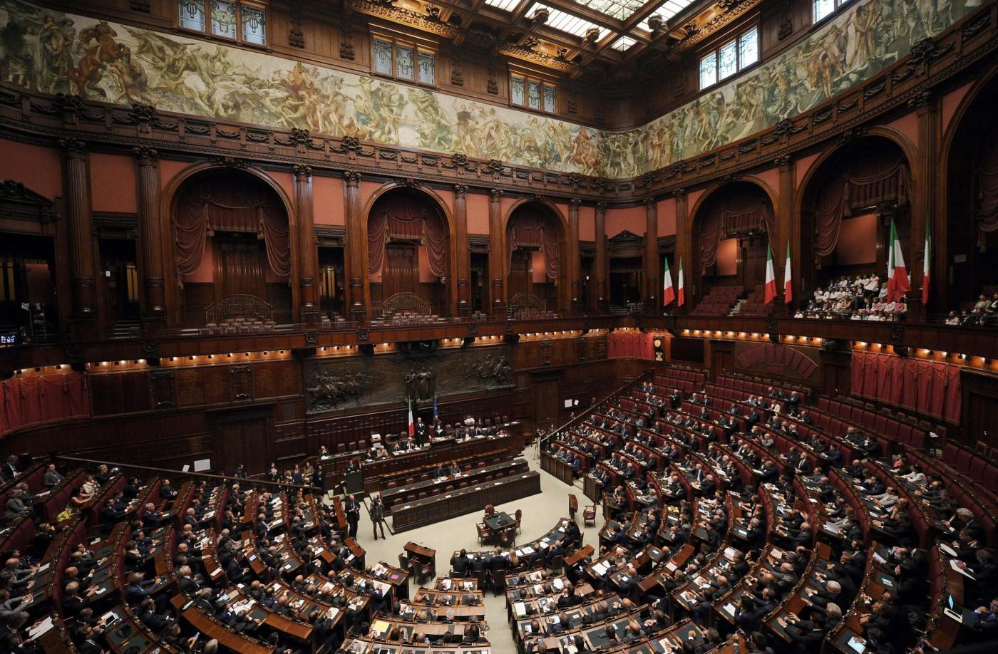 Copertina di Sostegno agli ucraini ma non alle sue istituzioni: così la Lega fa cambiare la risoluzione del centrodestra in Parlamento