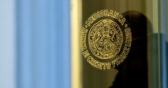 Copertina di Mediobanca giù in Borsa dopo l’annuncio che Mediolanum vende la quota ed esce dal patto