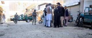 Copertina di Afghanistan, kamikaze si fa esplodere a partita di volley: “45 morti e 56 feriti”