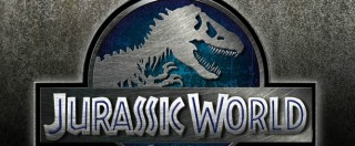 Copertina di Jurassic World, il trailer online. Riapre il parco divertimenti di Spielberg
