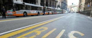 Copertina di Genova, i lavoratori occupano l’azienda di trasporti: “Avanti a oltranza”