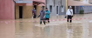 Copertina di Maltempo, sos in tutta Italia: Carrara allagata, atterraggio d’emergenza a Roma