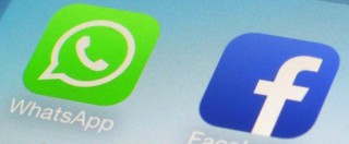 Copertina di WhatsApp, doppia spunta blu per i messaggi letti. Critiche: ‘Privacy uccisa’