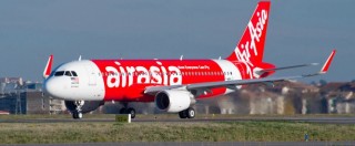 Copertina di AirAsia, sparito un Airbus A320 diretto a Singapore: 162 persone a bordo