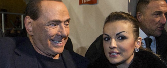 Berlusconi: “Tra e me la signora Pascale nessuna crisi”. Ma lei vive a Madrid