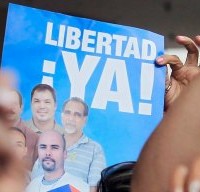 17 DICEMBRE – All’Avana si festeggia la liberazione dei 5 prigionieri cubani detenuti nelle carceri USA: è il giorno in cui Barack Obama e Raul Castro annunciano il disgelo nei rapporti diplomatici tra Washington e il regime caraibico
