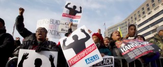 Usa, in 10 mila in marcia a Washington: “Basta neri disarmati uccisi da polizia”