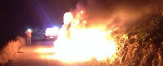 Copertina di Cisgiordania, molotov contro due coloni israelini: ferito il padre, grave la figlia di 11 anni