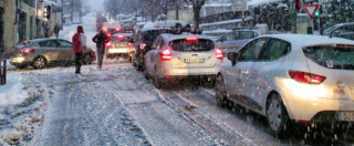 Copertina di Francia, bufera di neve in Savoia: 15mila auto bloccate nelle strade