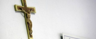 Copertina di Trieste, professore gay tolse crocifisso da aula: ufficio scolastico lo sanziona