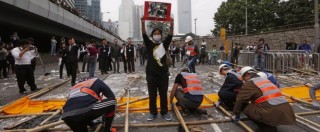 Copertina di Hong Kong, sgombero di “Occupy Central”. Arrestati manifestanti