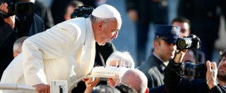 Copertina di Papa Francesco festeggia il suo 78° compleanno con i poveri e i clochard