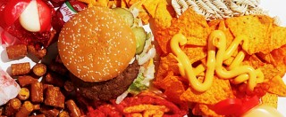 Copertina di Fast food, nei menù americani le stesse calorie del 1996