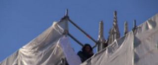 Copertina di Pistoia, coppia sale su tetto del Battistero: “Ridateci i nostri figli o ci ammazziamo”