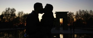 Copertina di Rovigo, ragazzo gay aggredito in centro storico: “Stava baciando il fidanzato”