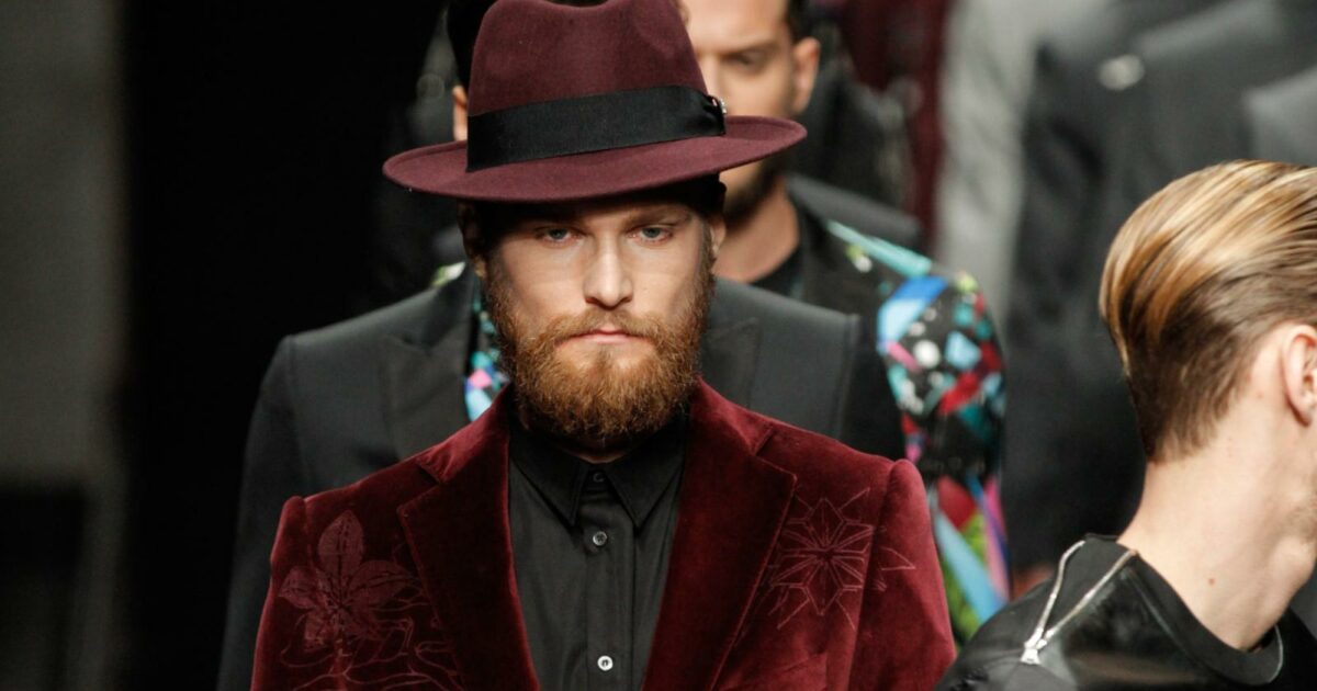 Il ragazzo sensibile, colto, ambientalista e femminista: spopola su TikTok (e non solo) il maschio performativo