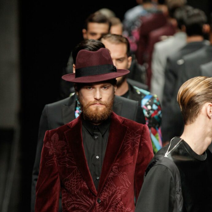 Il ragazzo sensibile, colto, ambientalista e femminista: spopola su TikTok (e non solo) il maschio performativo