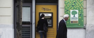 Copertina di Grecia, inizia la corsa ai bancomat: solo a dicembre ritirati 2,5 miliardi