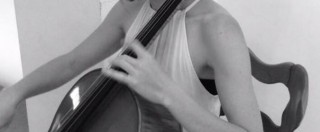 Copertina di Naomi Berrill, “From the ground” è l’album d’esordio della violoncellista