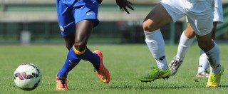 Copertina di Mantova, razzismo contro calciatore di colore: i compagni si fanno espellere