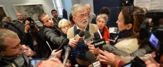 Copertina di Primarie Liguria, Renzi contrattacca Cofferati: ‘Chi perde non va via col pallone’