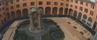 Copertina di Bologna, cortile di Palazzo d’Accursio costato 300mila euro e già invaso da topi