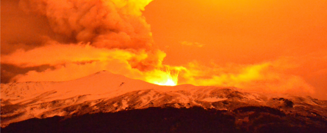 Catania, chiuso l’aeroporto Fontanarossa a causa dell’eruzione dell’Etna