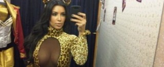Copertina di Kim Kardashian, altra trovata della modella curvy: un libro di selfie (Foto)